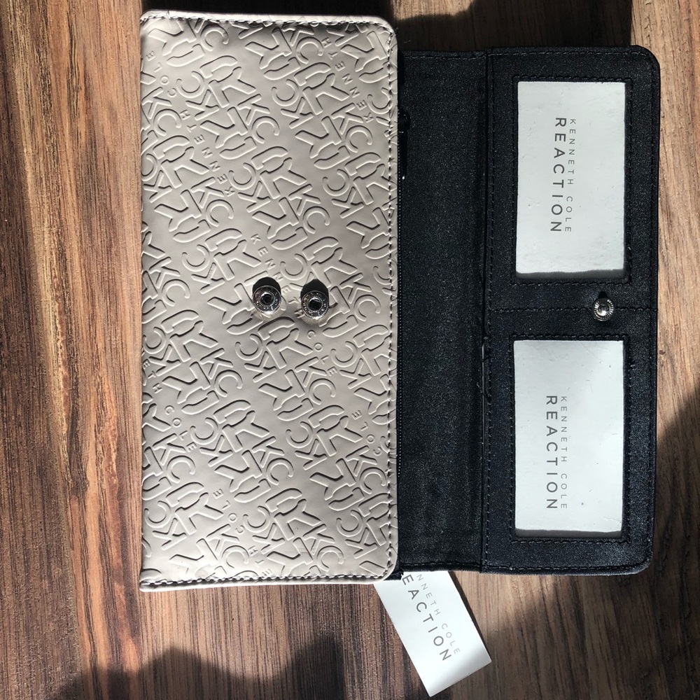 Kenneth Cole Reaction Wallet / Clutch